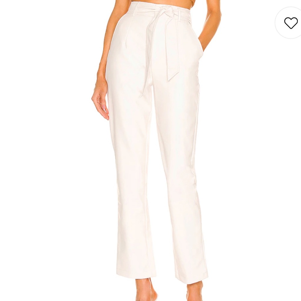 Alani Pant in White - M
MORE TO COME